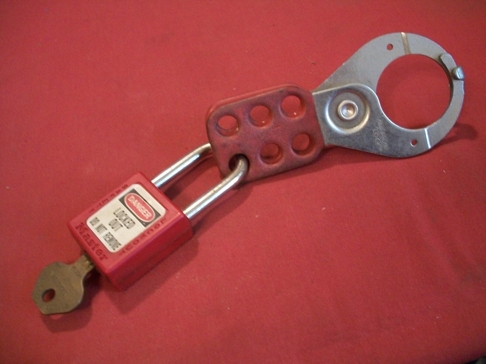 Master Padlock With American Lock Extension Accessory With Key