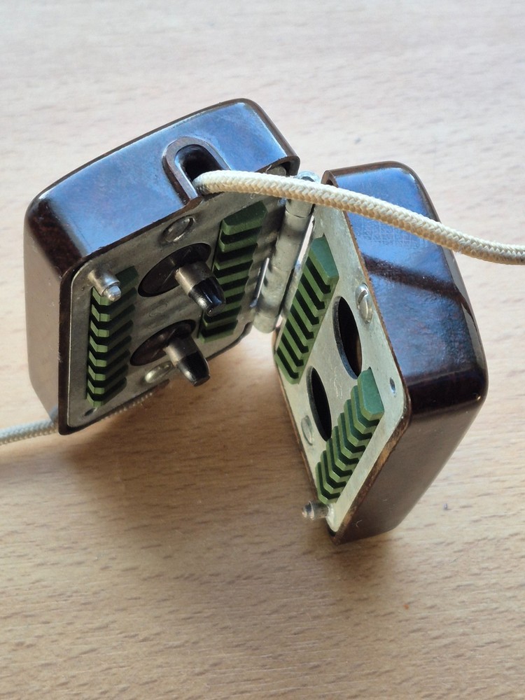 VINTAGE bakelite safety razor blade sharpener, rare sharpening