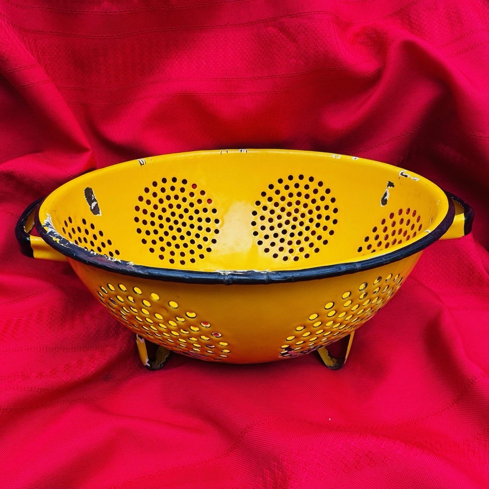 Vintage  9”  Yellow  &  Black  Enamelware  Strainer  Colander