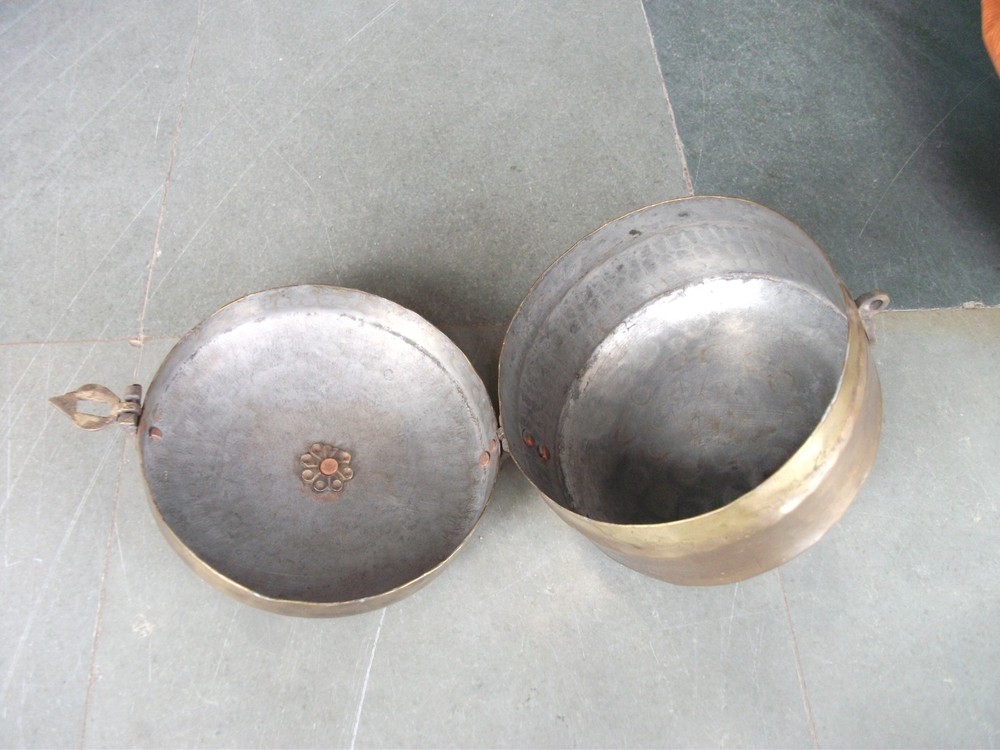 Vintage Brass Handcrafted Round Shape Solid Jewellery Box