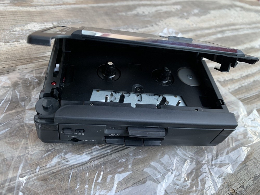 Teac PP-32 Walkman Cassette Player Fully Working