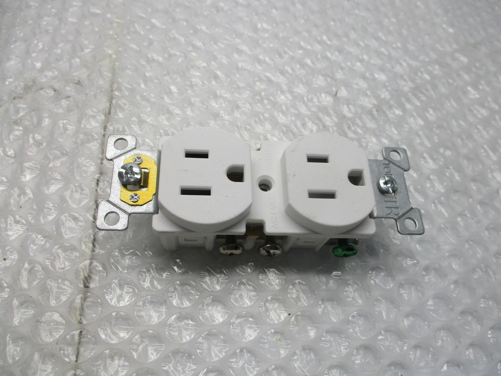 SQUARE D E515052 WHITE RECEPTACLE NSNP
