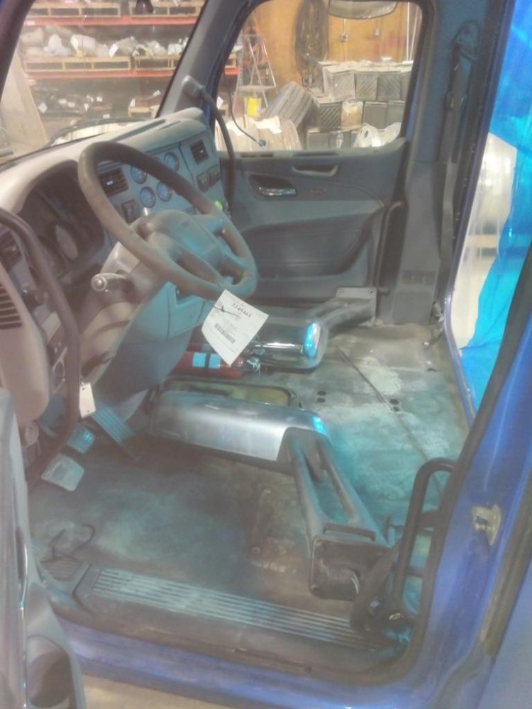 Replaces 2016 PETERBILT 579 CAB ,  MT