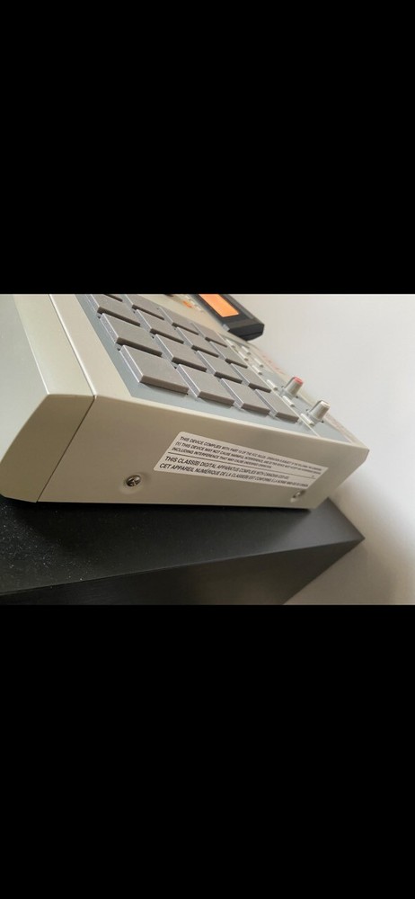 Akai MPC 2000XL MIDI Production Center