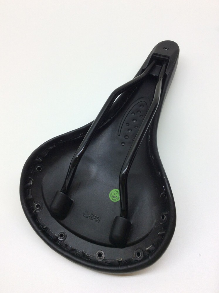 Chifa Seat Saddle Black plus Post