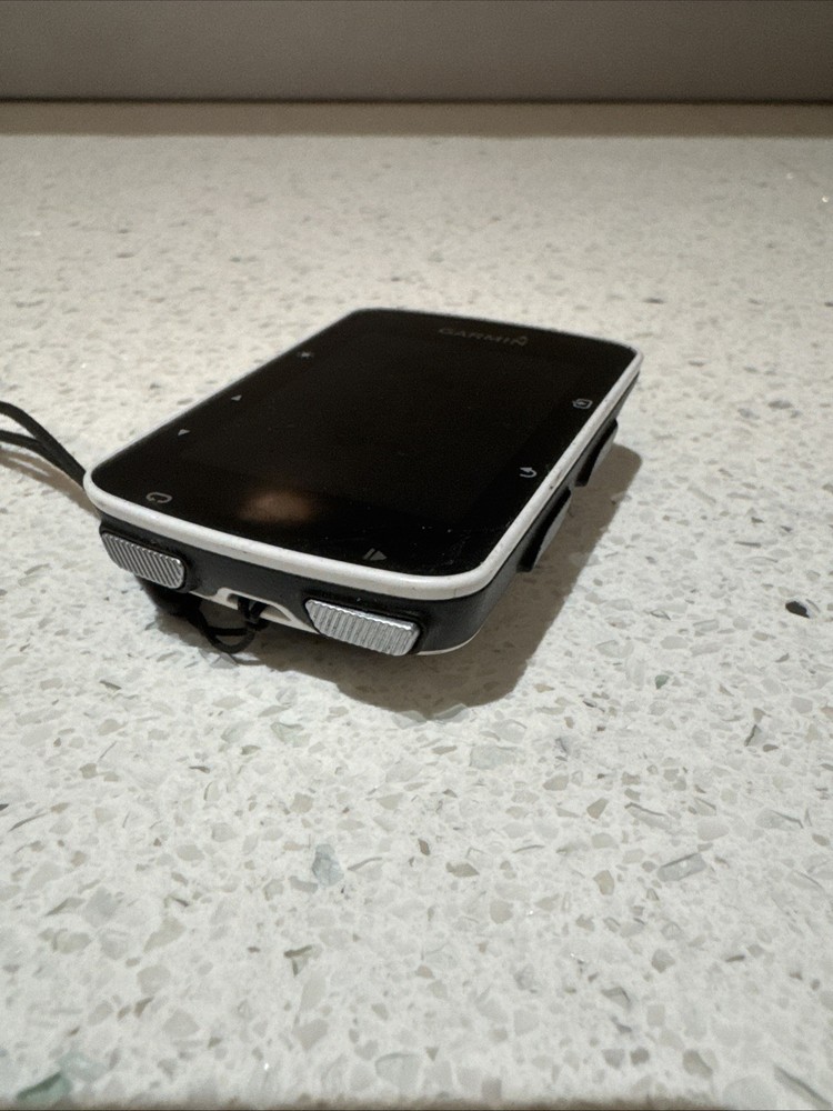 GARMIN EDGE 520 GPS cycling computer W/ Bluetooth Connectivity See Description