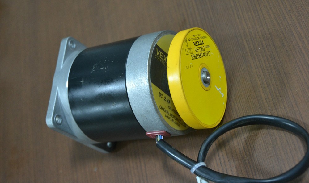 VEXTA PH599H-B STEPPING MOTOR