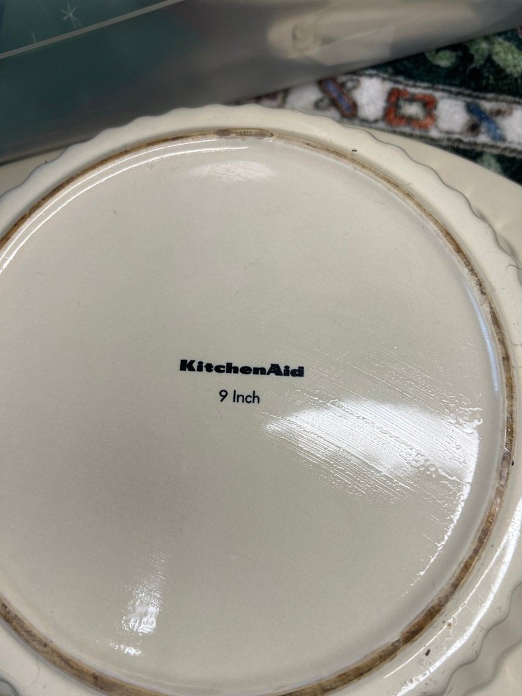 KitchenAid Stoneware Deep Dish Pie 9” Baker Removable Silicone Grip