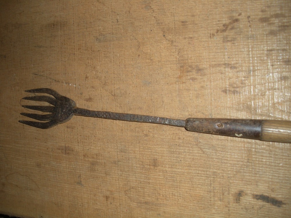 Vintage Cast Iron Fish GIG, Gaff, Spear