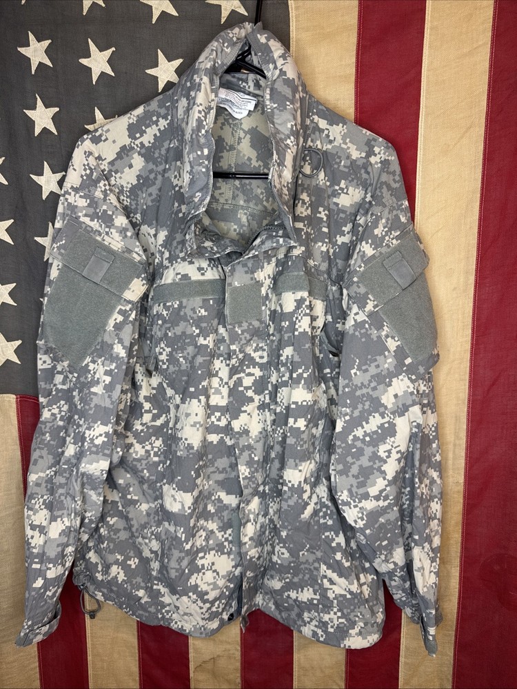 Medium Regular Army ACU Jacket Soft Shell Cold Weather Digital Camo Uniform 5591
