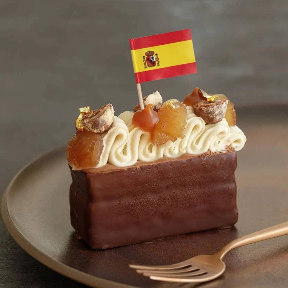 100 Pack Spain Flag Toothpick Flags - Elegant Cupcake Toppers for Celebrations