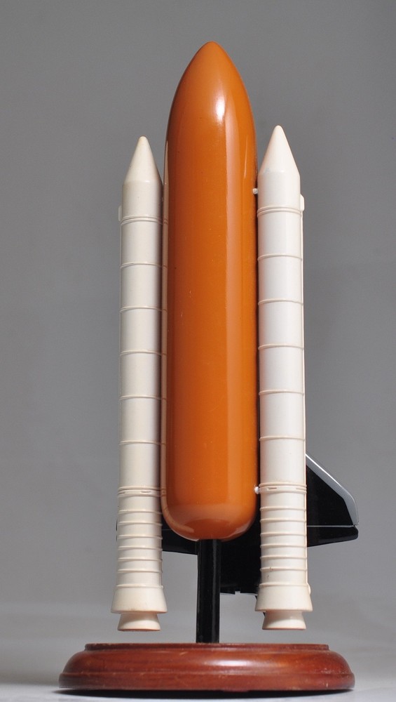 NASA Discovery Space Shuttle 1/200 Scale Diecast Model- w/stand-