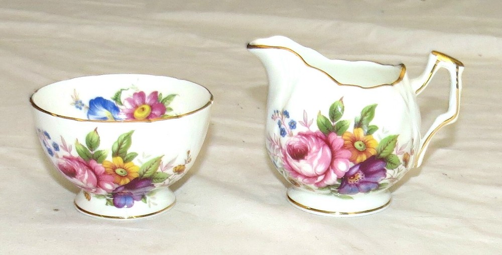 Aynsley Spray Bone China Creamer & Sugar - Excellent