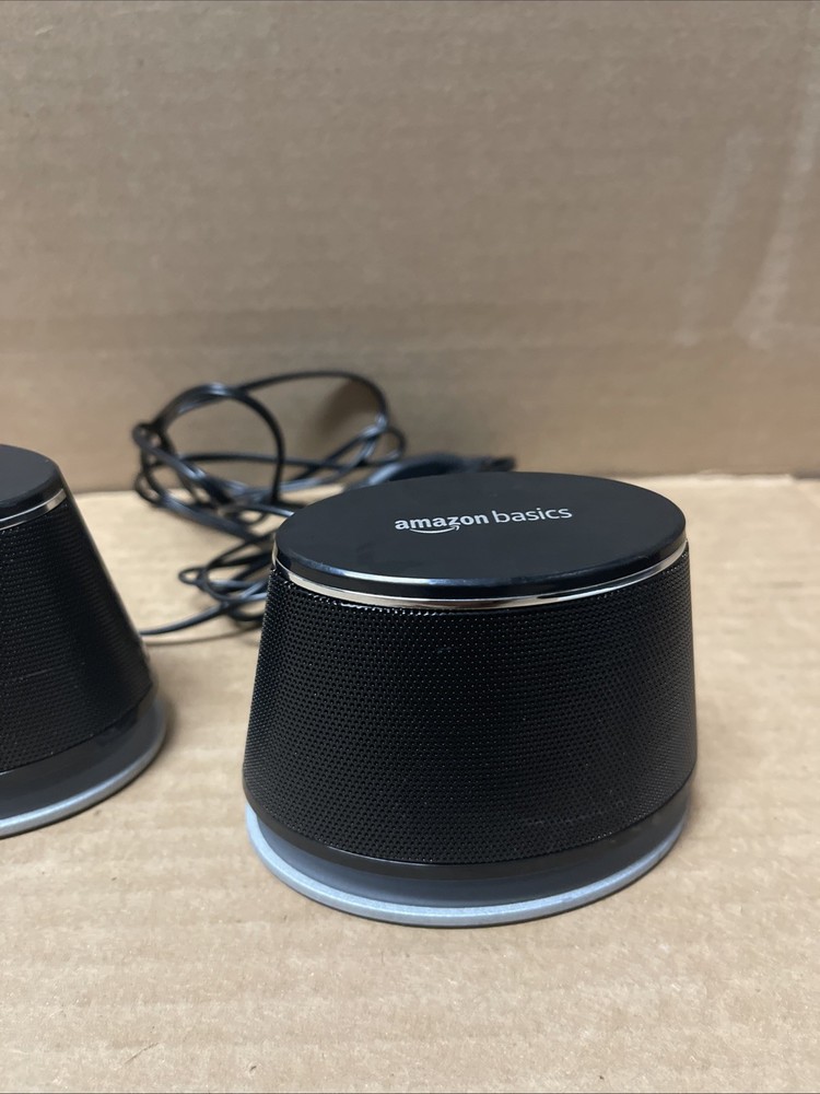 Amazon Basics V620BLACK USB-Powered PC Speakers with Dynamic Sound - Black