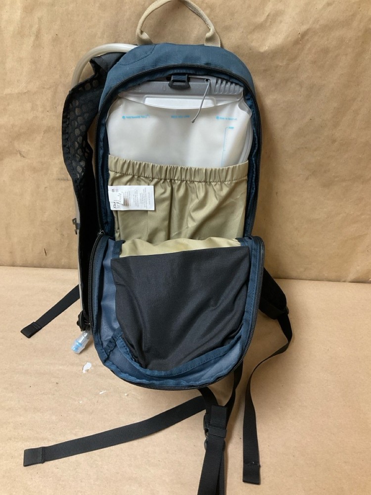 DAKINE SESSION 8L HYDROPACK BACKPACK (G29004743)
