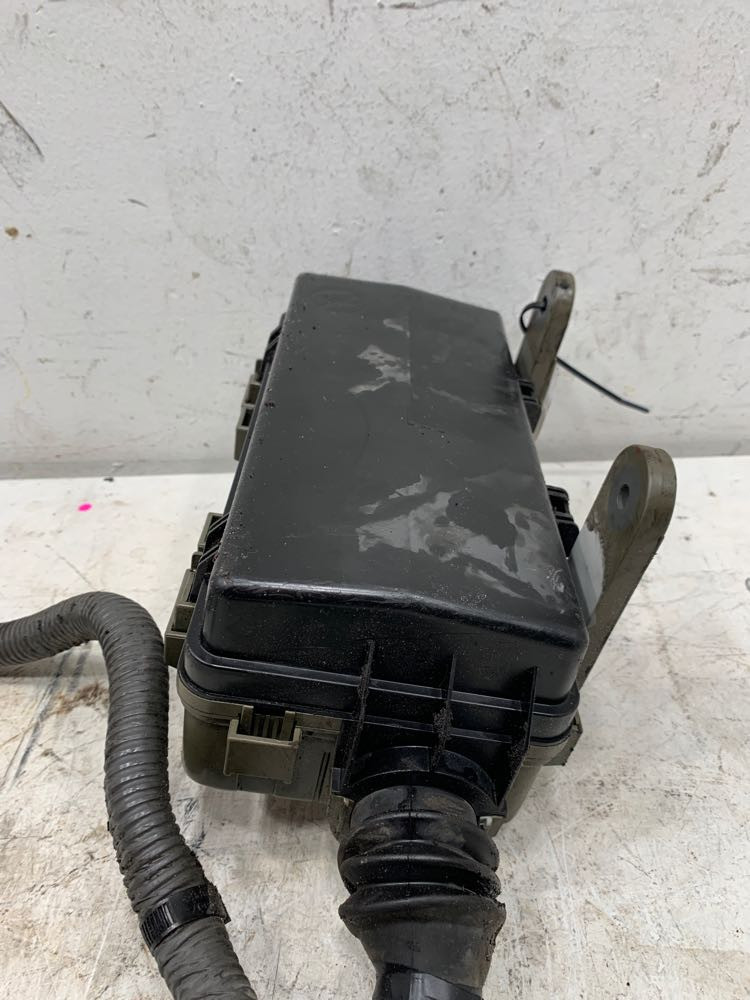 2019 Isuzu NPR Fuse Panel (628-10402)