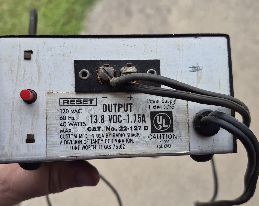 Works Micronta Regulated 12 Volt Power Supply CAT. NO. 22-124A