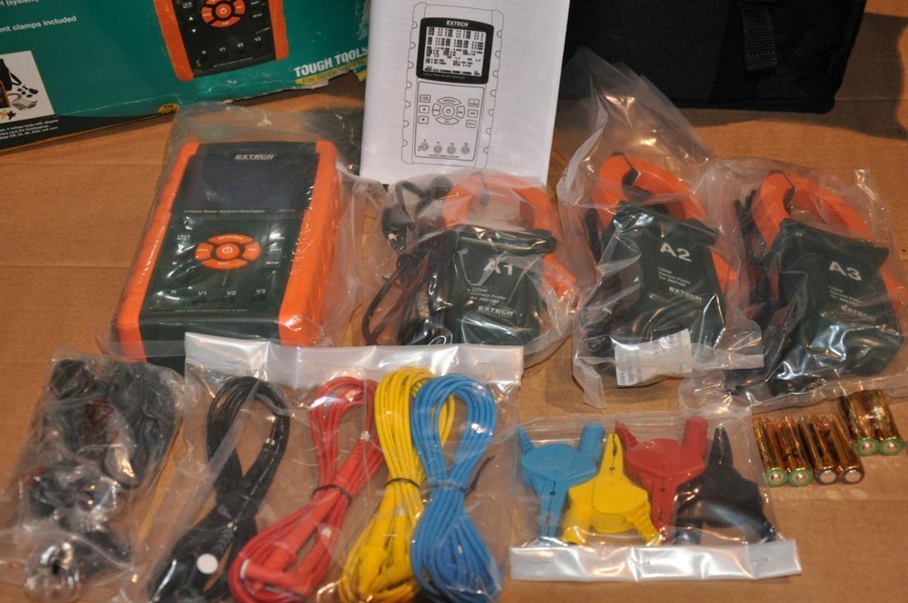 Extech 1200A 382100 3-Phase Power Analyzer/Datalogger Kit