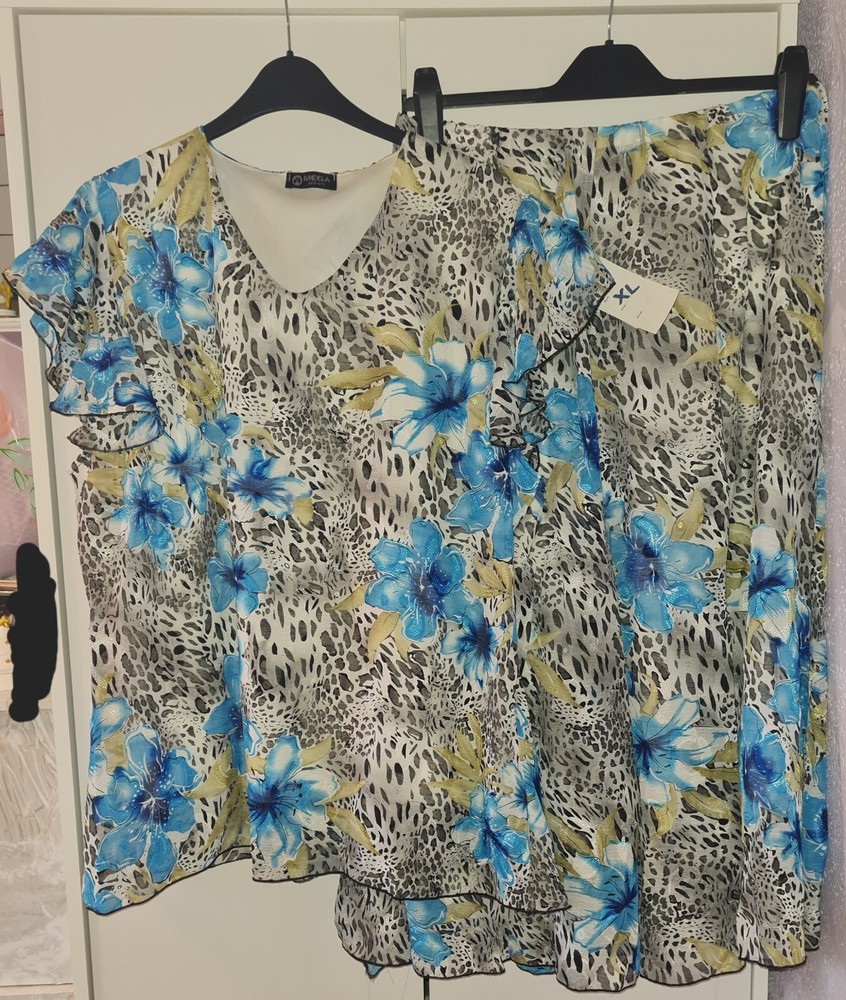 Flowery Top & Skirt Set