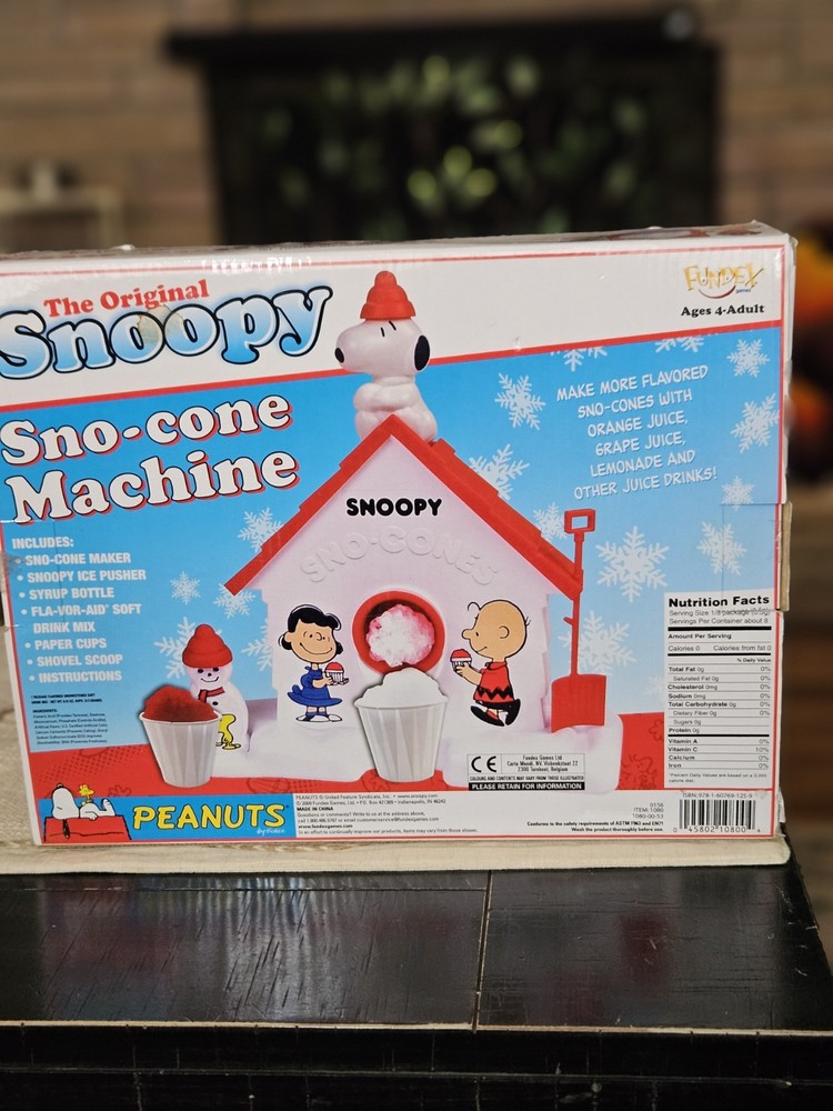 Fundex Snoopy Sno-cone Machine Peanuts Ice Shaving Maker Includes Accessories