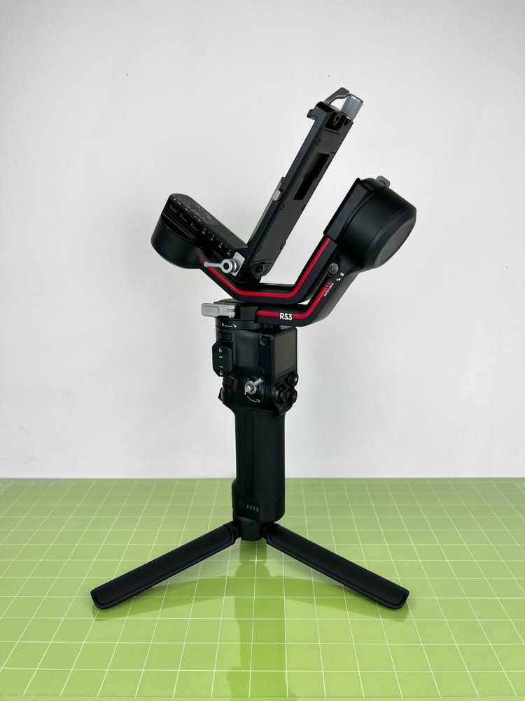 DJI RS 3 3-Axis Gimbal Stabilizer - Unactivated