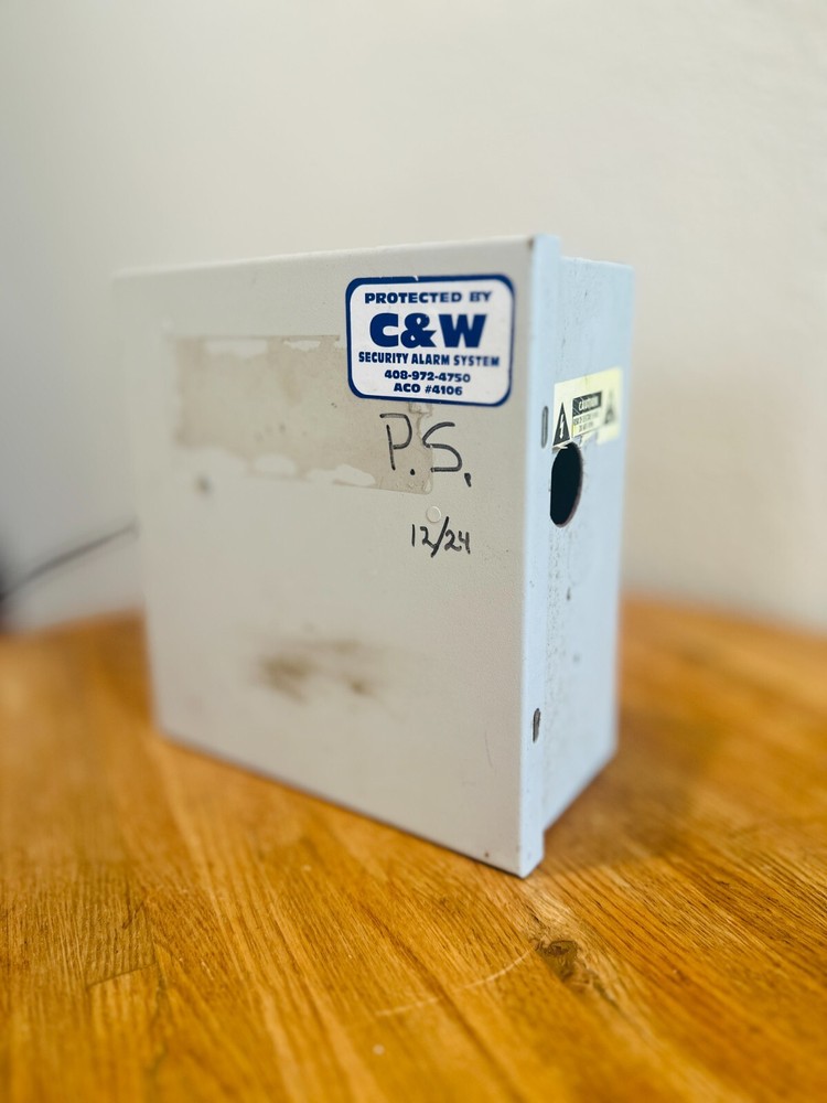 Amazing Condition Altronix ALTV2416 CCTV Camera & Accessory Power Supply