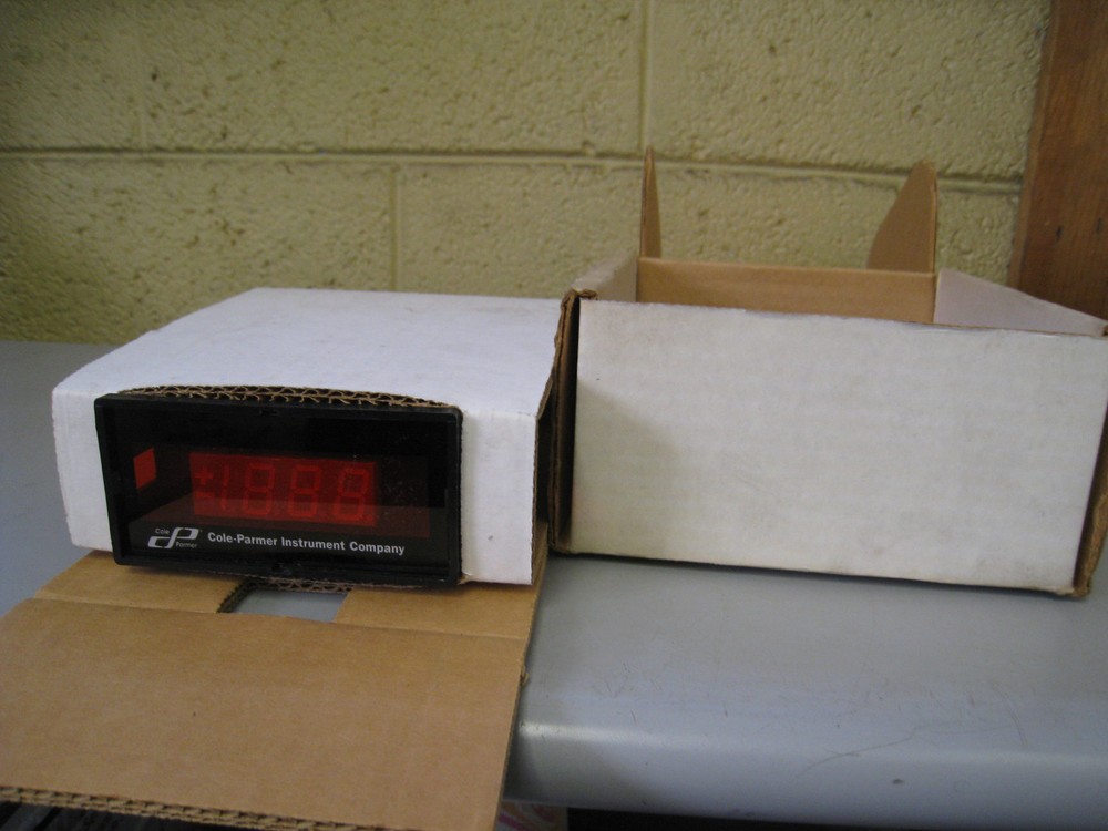 COLE-PARMER INSTRUMENT CO 93278-15 TC TYPE K PANEL METER