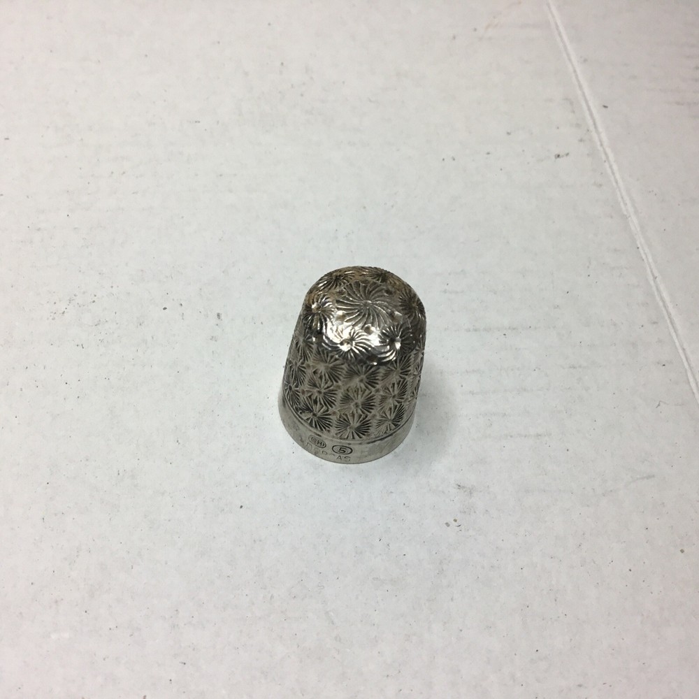 Charles Horner Silver Plated  Thimble