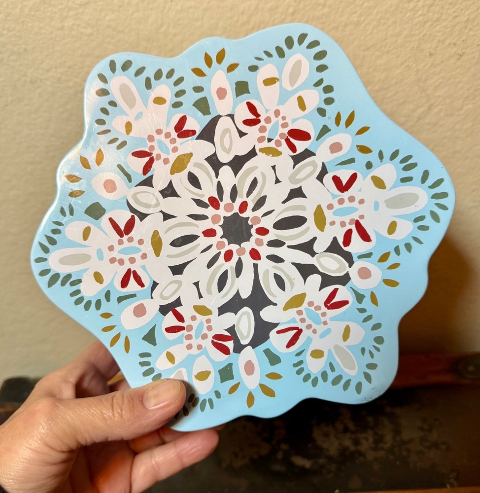Colorful Metal Snowflake Shape Tin Winter Cookie Candy Gift Container