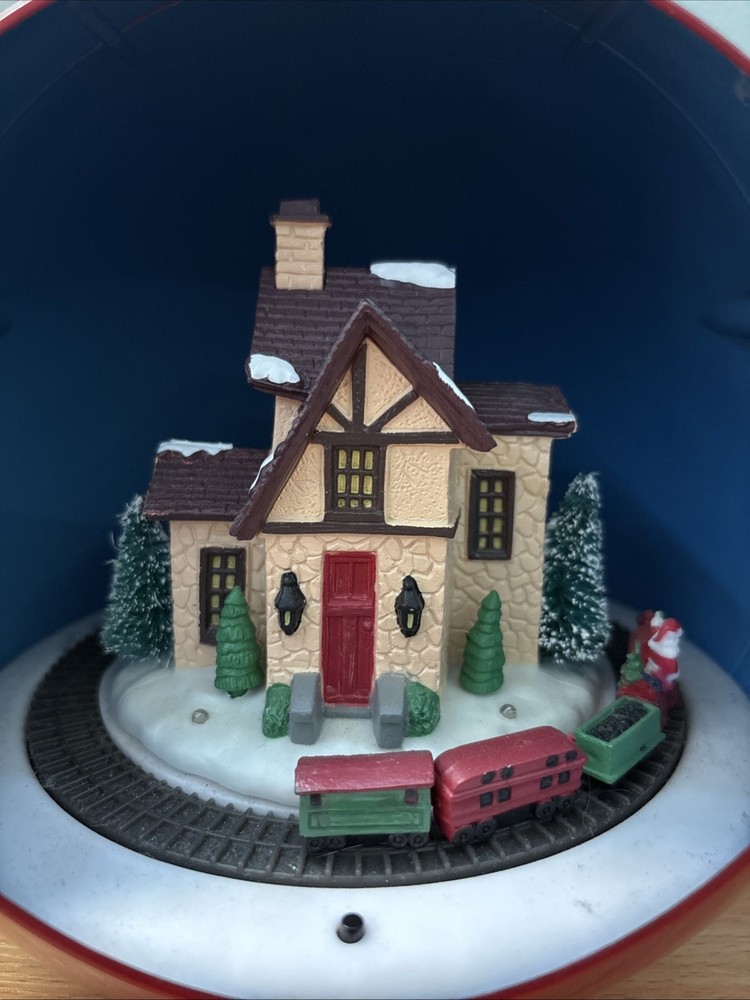 Studio Eulceo 8" Music & Motion Tabletop Ornament TESTED WORKING