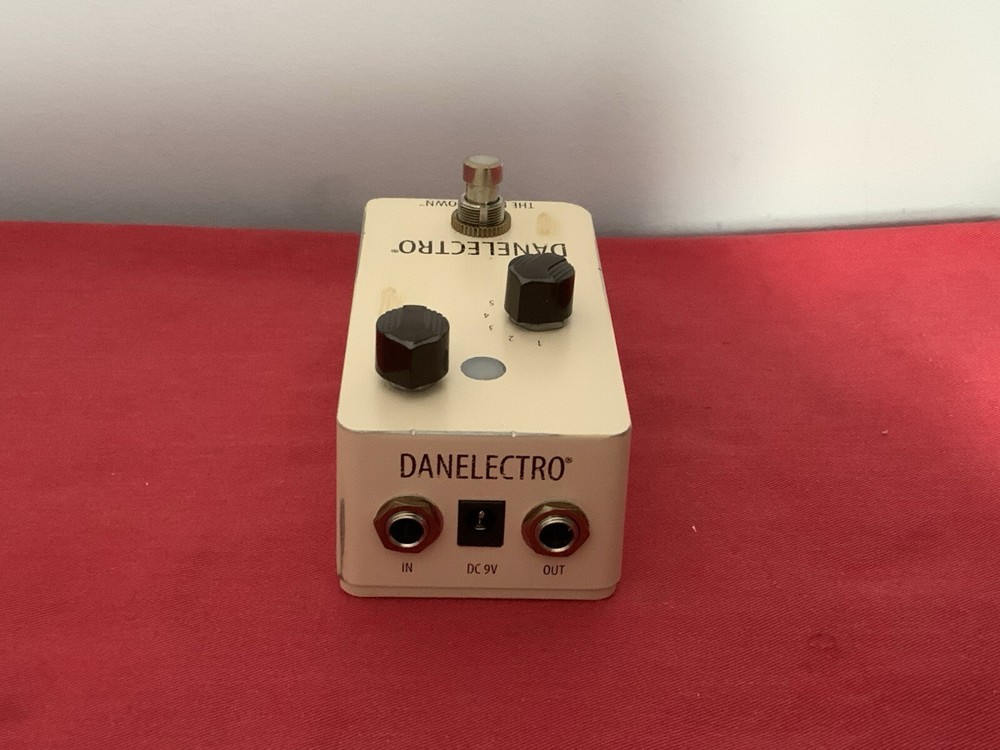 Danelectro The Breakdown