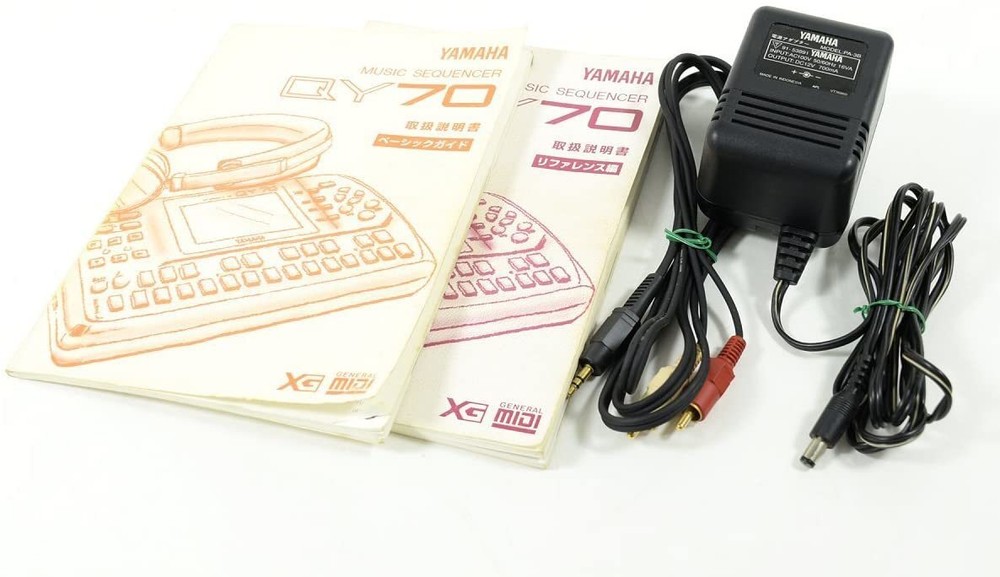 YAMAHA / QY70 Handy Sequencer with Integrated Sound Source