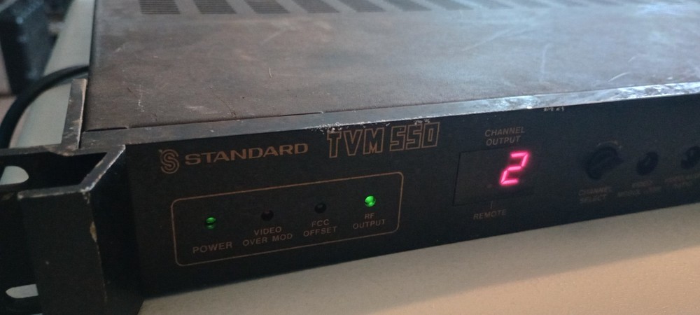 STANDARD TVM550 TV/CATV MODULATOR W CMA60 MONAURAL AUDIO MODULE ~ Powers Up!!!