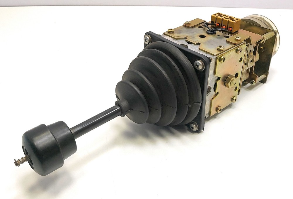 W. GESSMANN D-7105 64.1D-02zp Joystick Controller