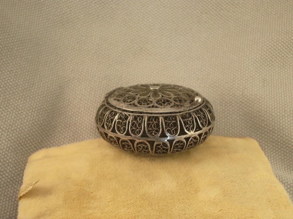 ANTIQUE SILVER FILIGREE BOX