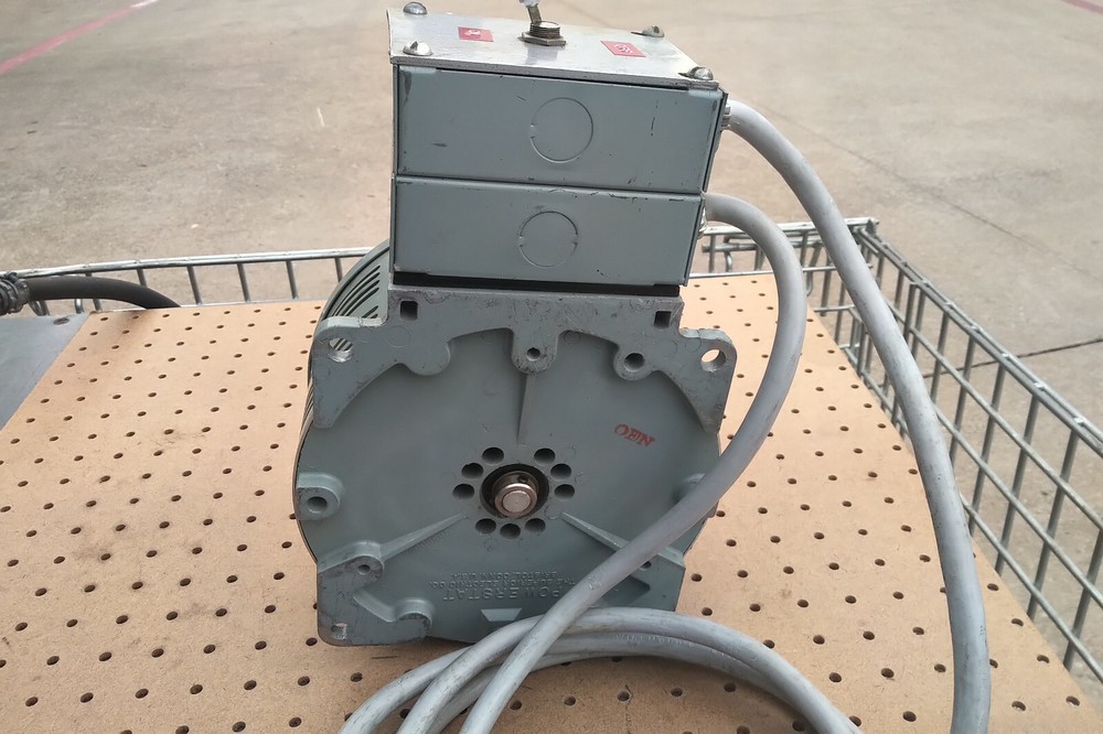 POWERSTAT F136 20 VARIABLE AUTOTRANSFORMER