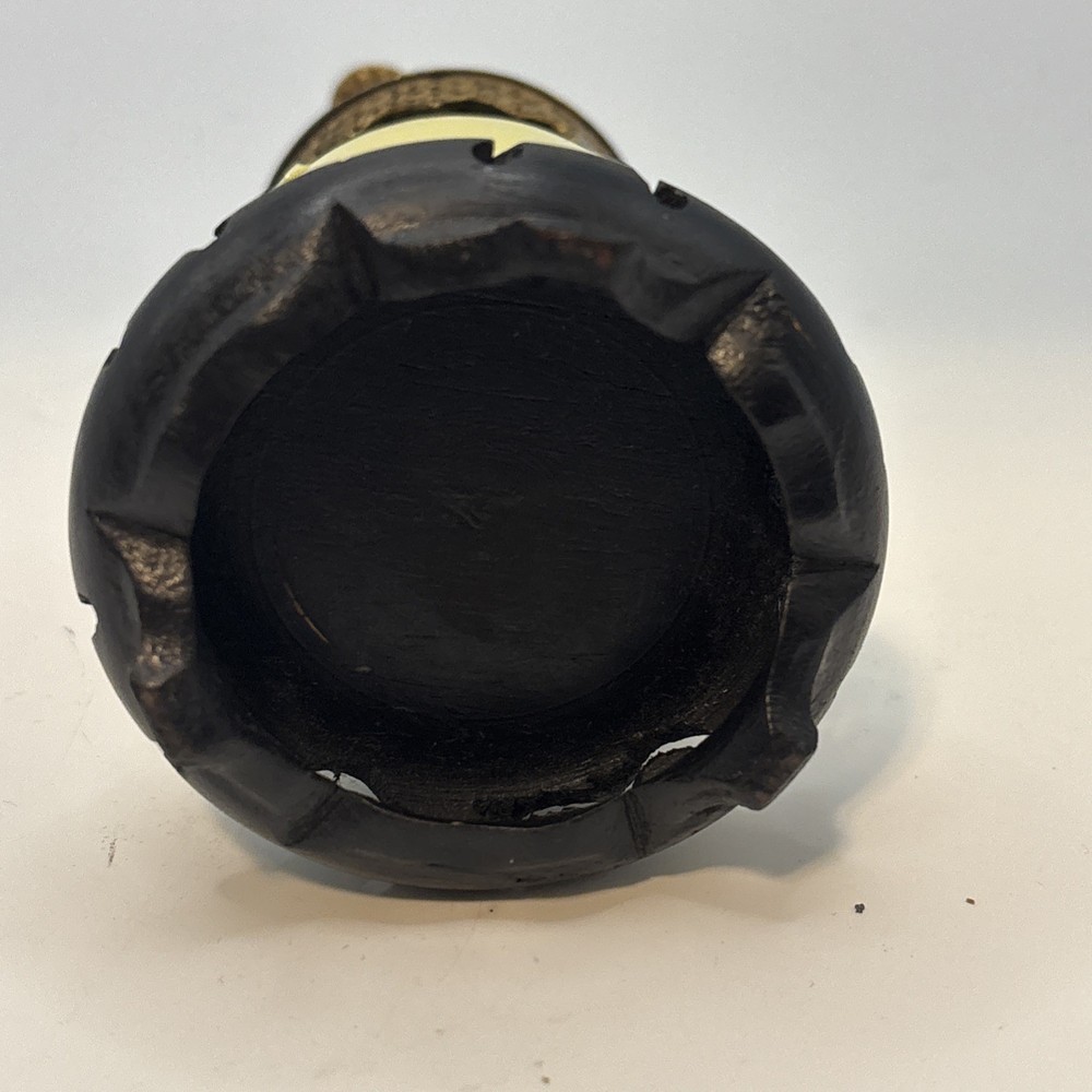 VINTAGE BEAUTIFUL TABLE LIGHTER