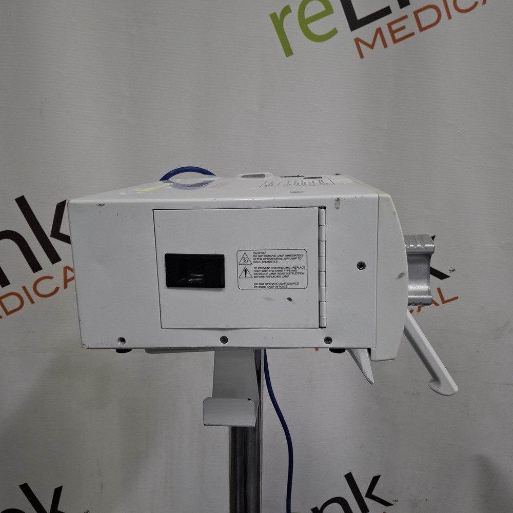 Sunoptics Surgical S300T Titan Light Source