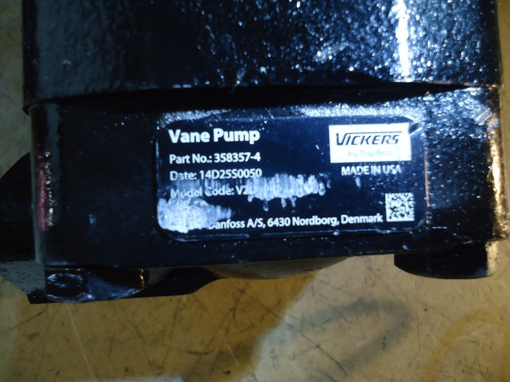 Vickers Fixed Displacement Single Vane Pump V20 Series - Black 358357-4