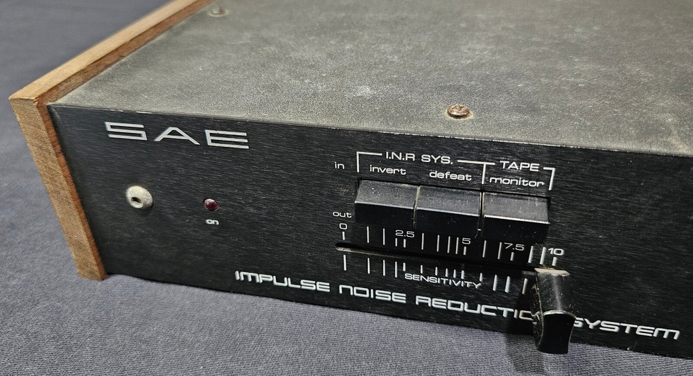 SAE Model 5000A Impulse Noise Reduction System - Tested Powers On