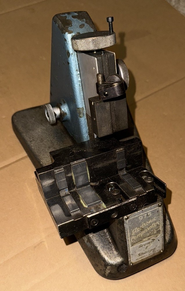 Brown & Sharpe 975 0 - 2” Electronic Comparator Base