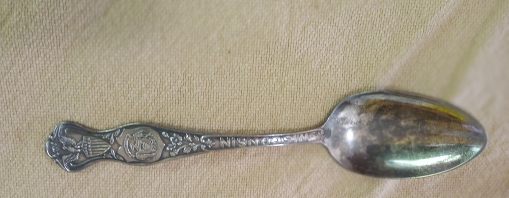 ONEIDA COMMUNITY A1 X SILVERPLATE ~ WISCONSIN STATE SPOON