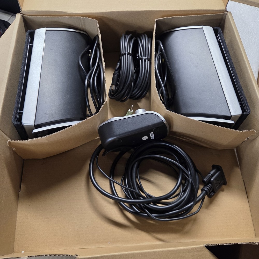 Logitech Z-2300 Computer Speakers THX w/ Subwoofer - EUC