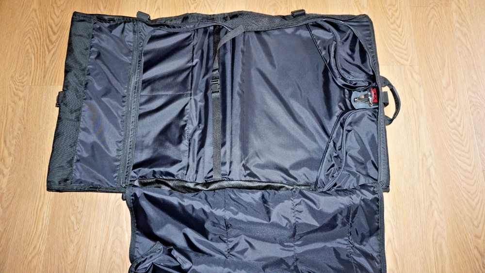TUMI GARMENT BAG LUGGAGE READ!!!