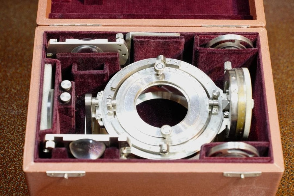 microscope antique vintage collectible Accessory "Leitz Universal Stage UT4"