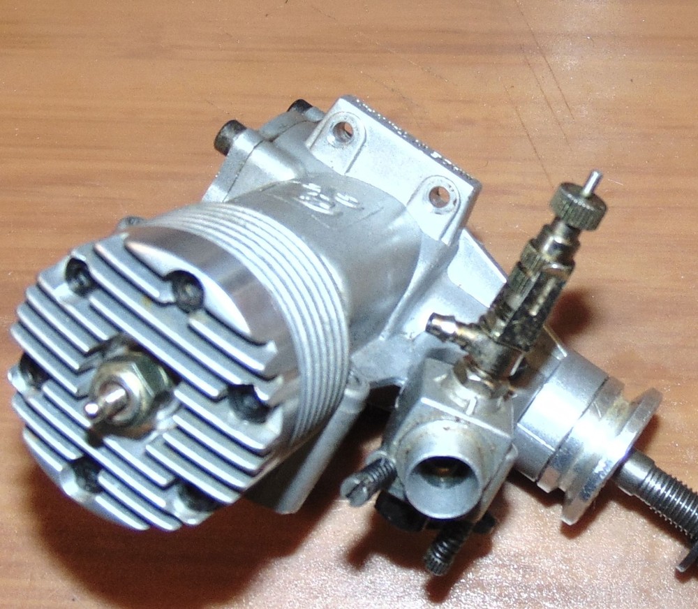 Thunder Tiger GP 40 RC Model Airplane Engine.. nice 3