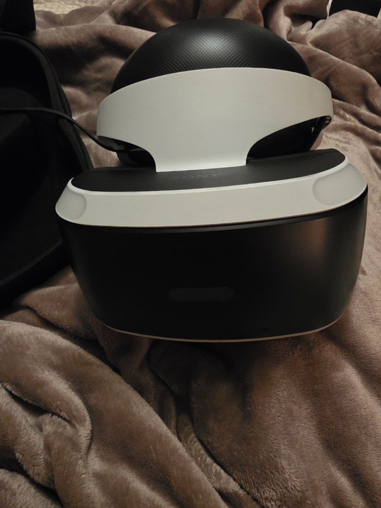 PlayStation VR Complete Bundle for PS4/PS5 - Headset, Camera, Move Controllers