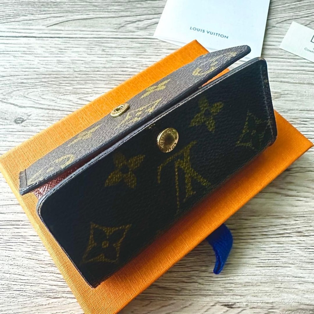 LOUIS VUITTON Monogram Key Case TH0041