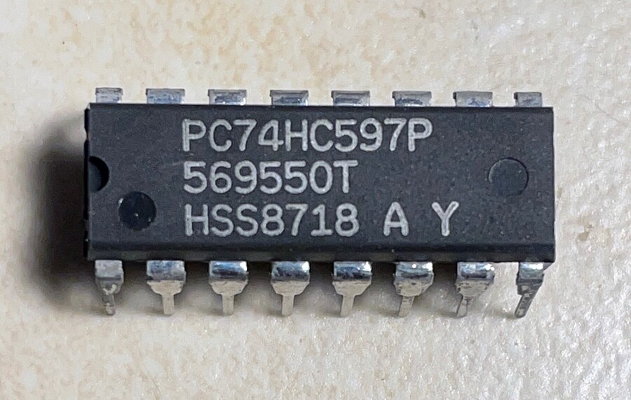Phillips PC74HC597P 8 Bit Shift Register With Input Flip Flops - NOS