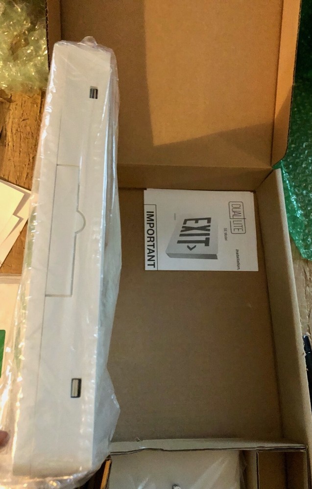 HUBBELL LIGHTING - DUAL-LITE SMRSGWEI EXIT SIGN GREEN and WHITE